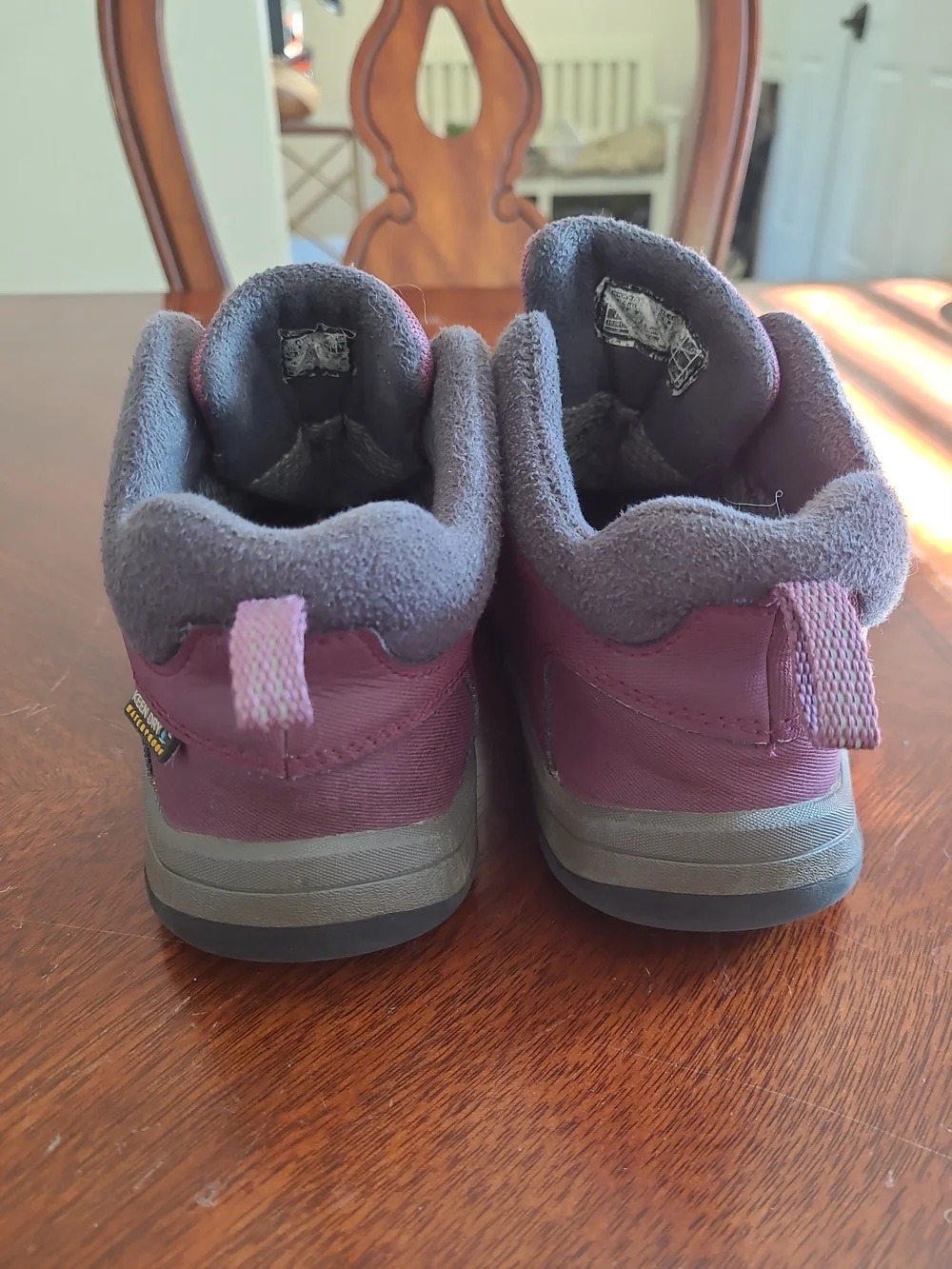Keen Kids Kootenay Waterproof Burgundy Winter Boots Youth Size 2/ EUR 34